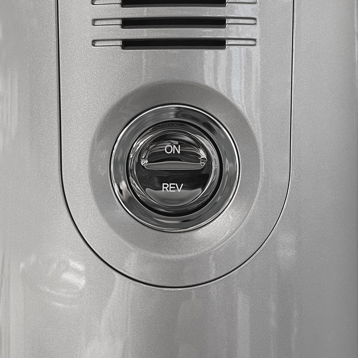 Omega VSJ843R Vertical Slow Masticating Juicer, Compact Design with Automatic Pulp Ejection, 43 RPM, 150-Watt, in Silver (VSJ843RS)