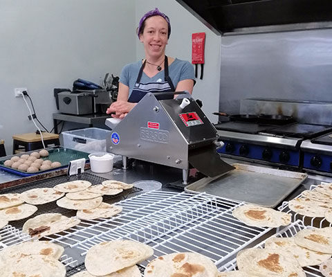 BE&SCO 23-12 Mini Wedge 4"–7" Tortilla & Flatbread Press, Compact Manual Design
