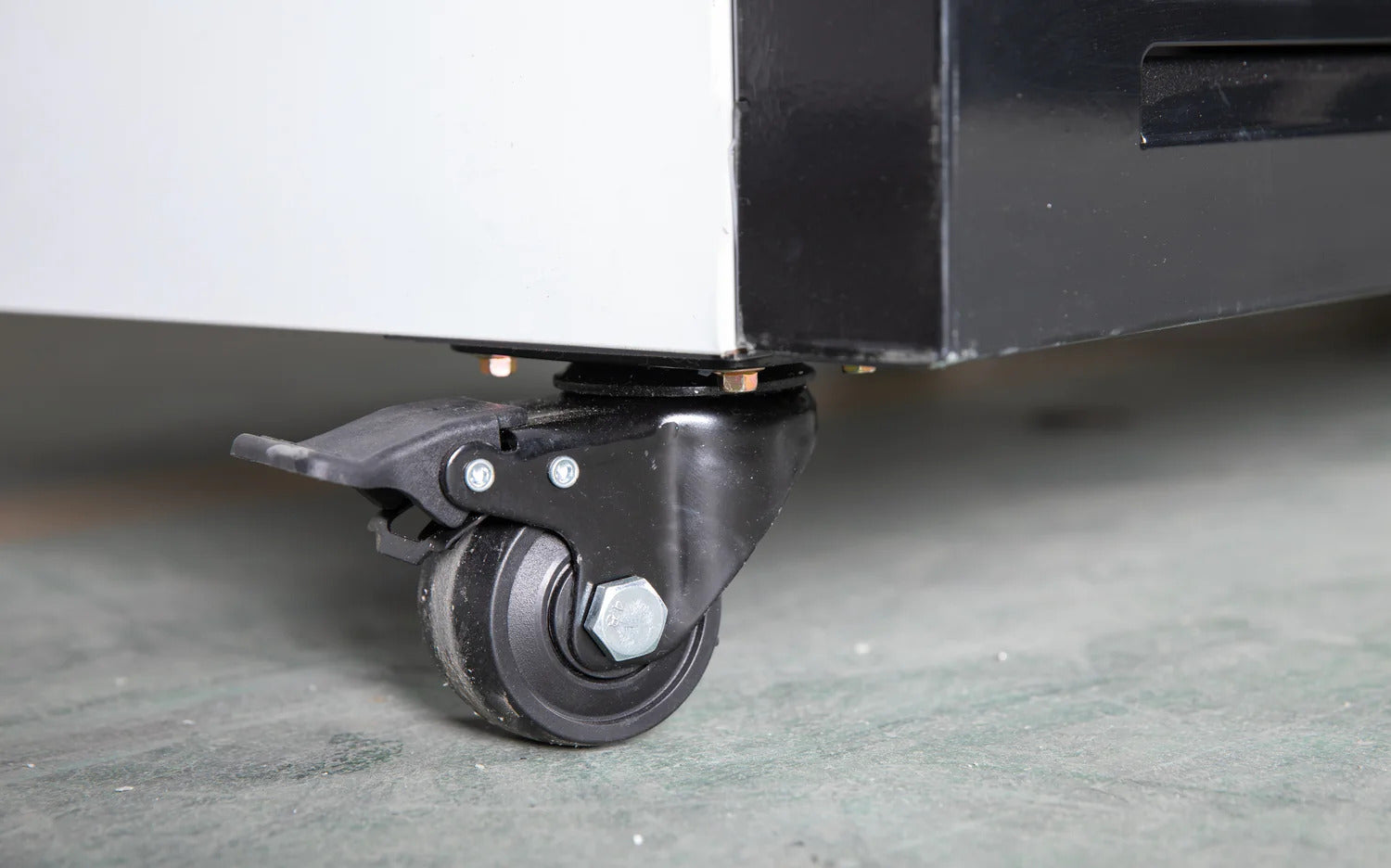 NAFCOOL FGDR95 93″ Commercial Wide Four Glass Door Commercial Beverage Refrigerator Merchandiser