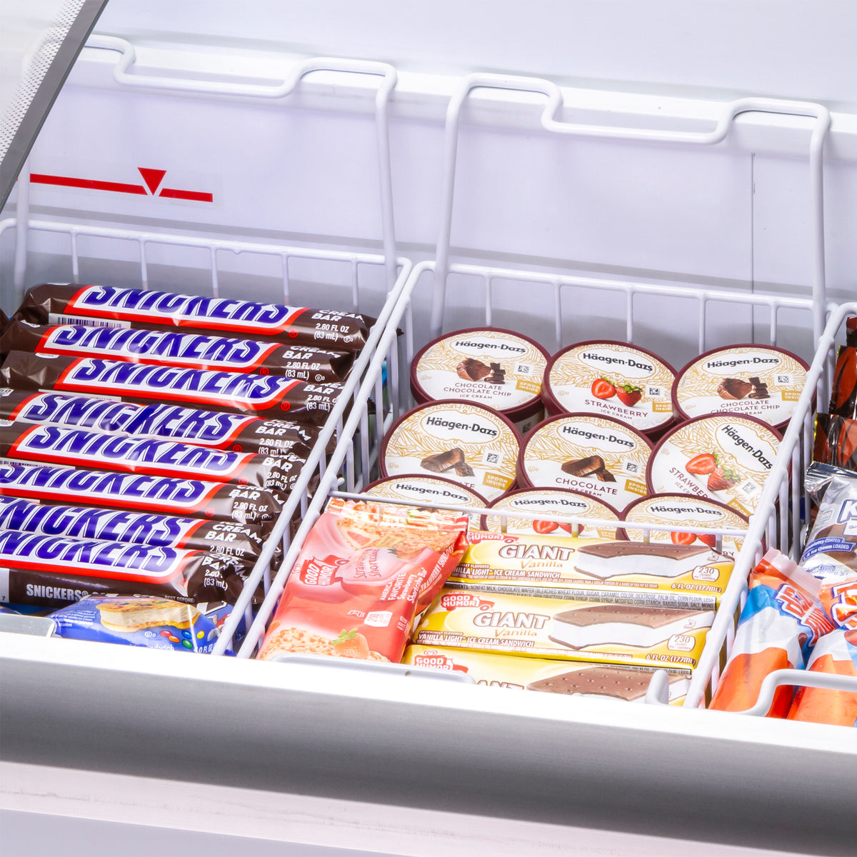 Maxx Cold MXF40CHC-4 X-Series Curved Glass Top Mobile Ice Cream Display Freezer, 39.4"W, 6.71 cu. ft. Storage Capacity, in White