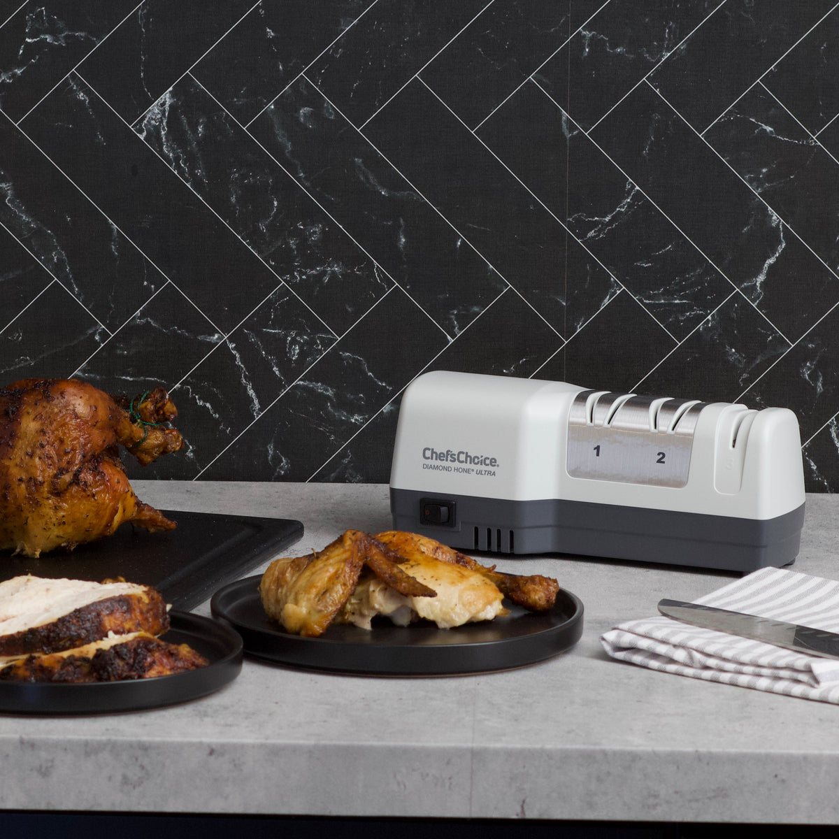 Chef's Choice G203 Hybrid Knife Sharpener for 20-Degree Straight and Serrated Knives, 3-Stage, White