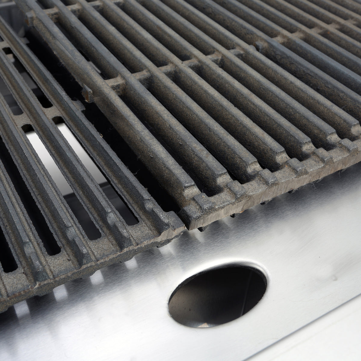 General GCRB-36 Charbroiler Grill, 3 Burners, 105,000 BTU's, 24", in Stainless Steel (GCRB-24NG)