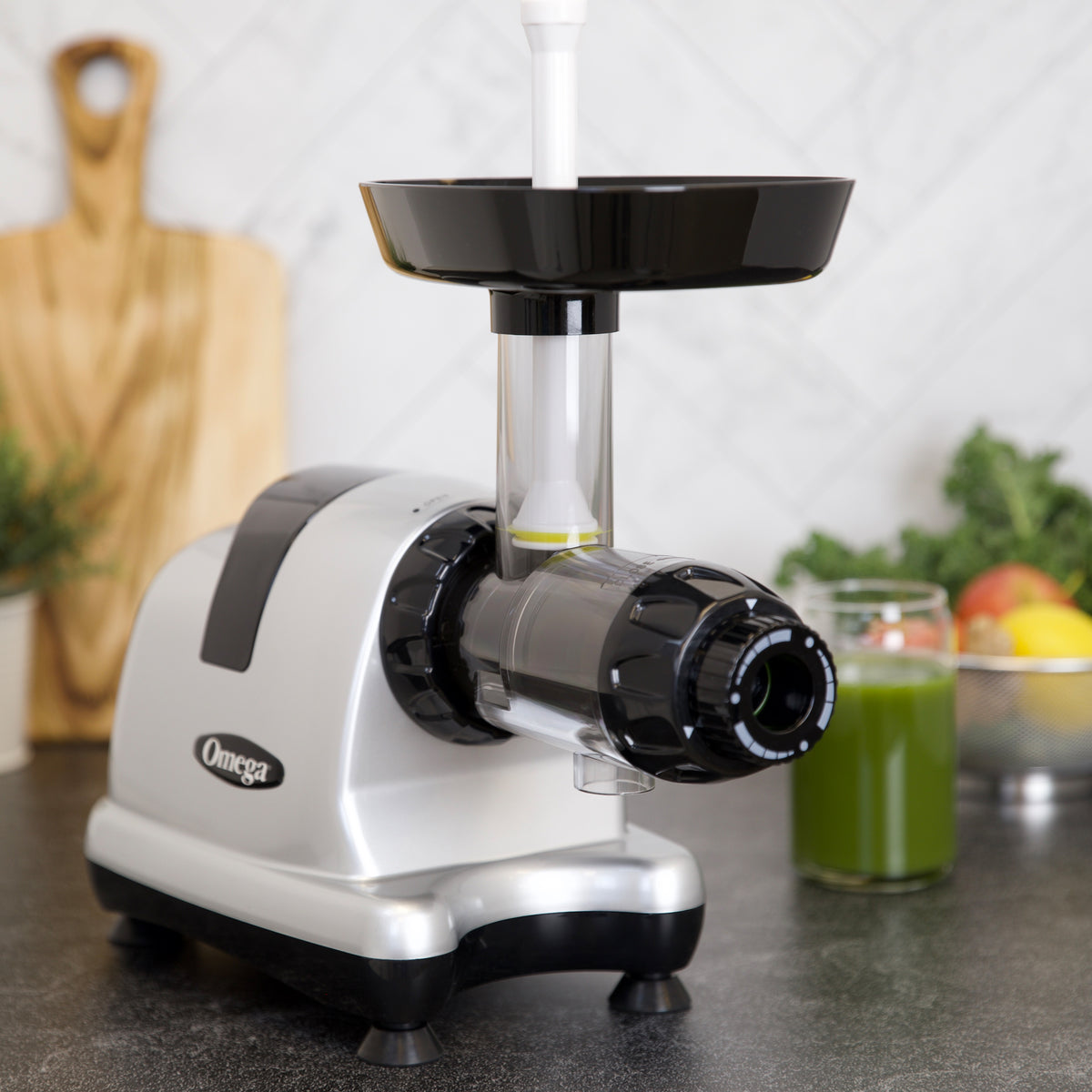 Omega J8006 Ultimate Juicer and Nutrition System, Low-Speed Horizontal Juicer, in Silver (J8006HDS)