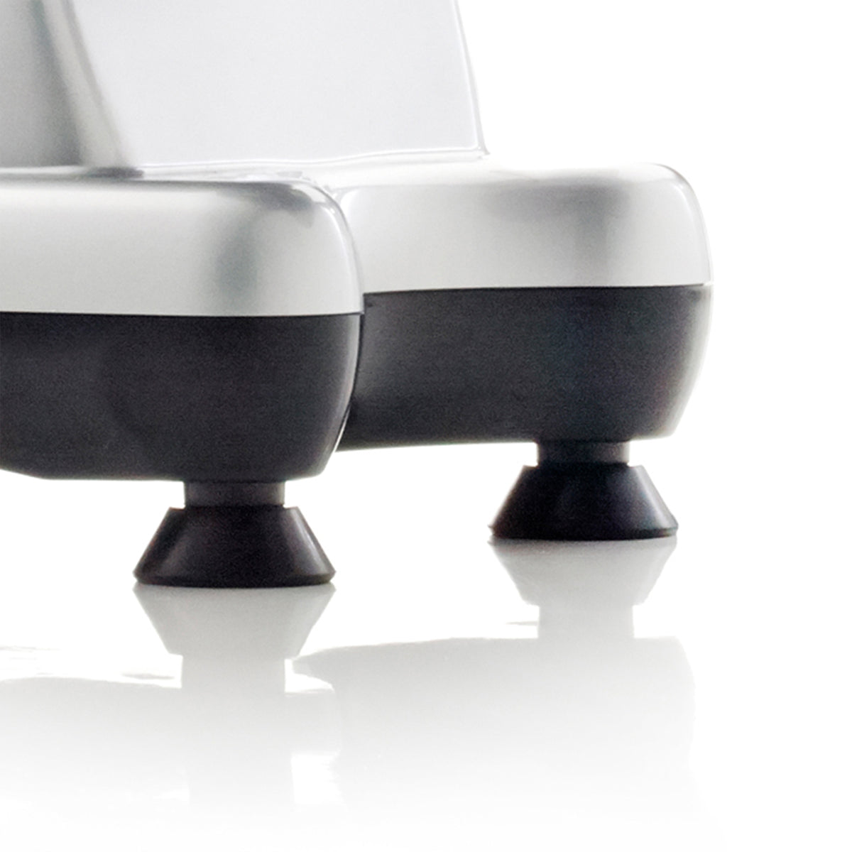 Omega J8006 Ultimate Juicer and Nutrition System, Low-Speed Horizontal Juicer, in Silver (J8006HDS)