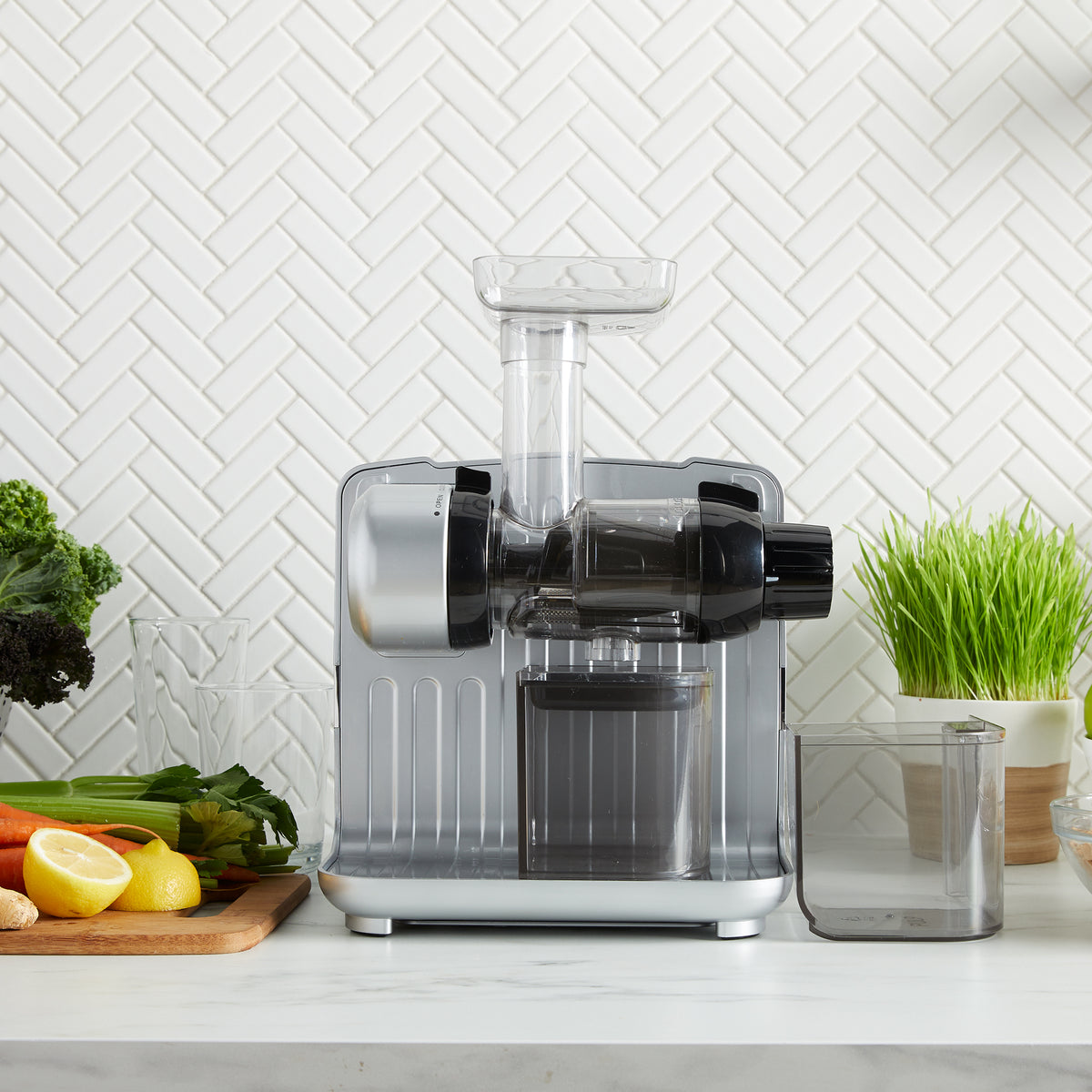 Omega JCUBE500 Cold Press 365 Masticating Slow Juicer and Nutrition System with On-Board Storage, in Silver (JCUBE500SV)