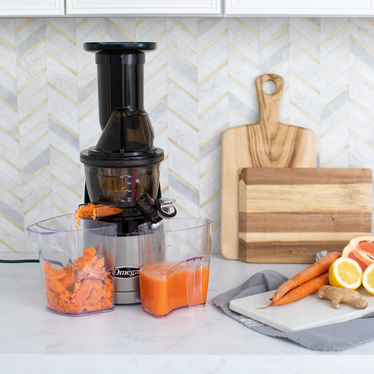 Omega MMV700 MegaMouth Compact Masticating Vertical Juicer, 240W Low-Speed Single Stage Auger, in Silver (MMV700S)