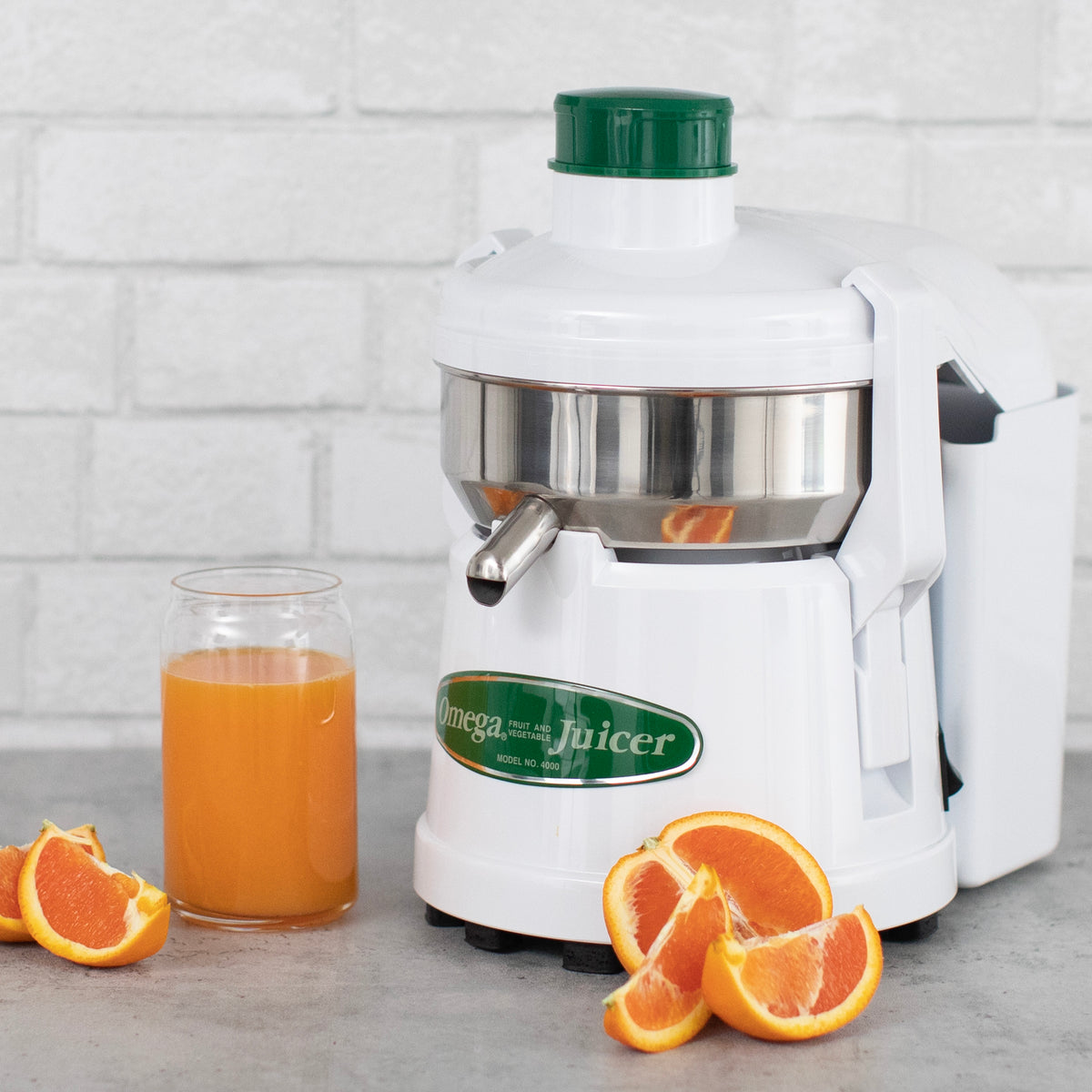 Omega J4000 High-Speed Automatic Pulp Ejection Juicer, in White