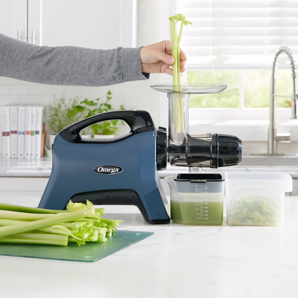 Omega MM1500 Medical Medium BPA Free Slow Masticating Juicer with End Cap for Celery Extraction, 200W, in Blue (MM1500BL13)