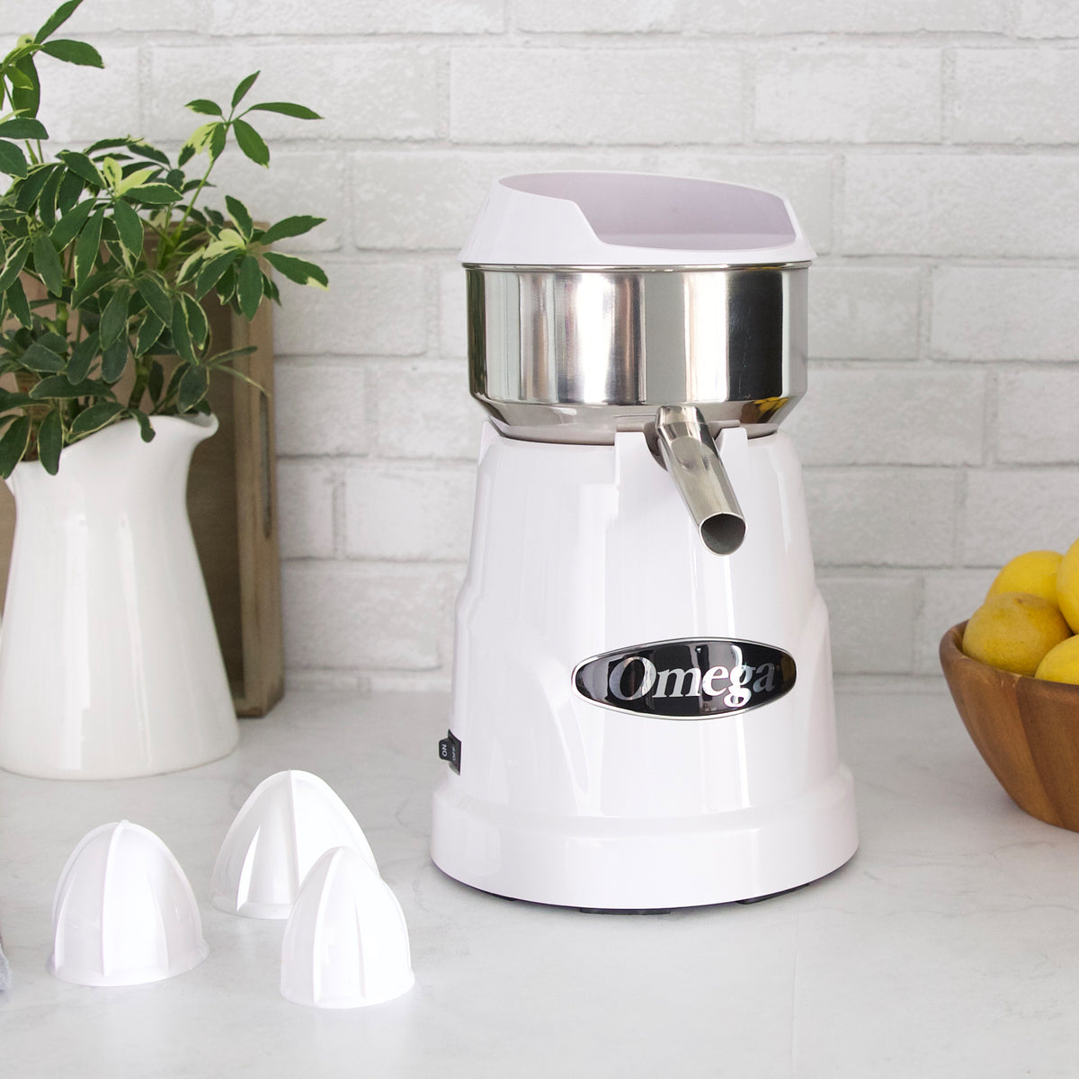 Omega C-10W Single Speed Citrus Juicer, in White