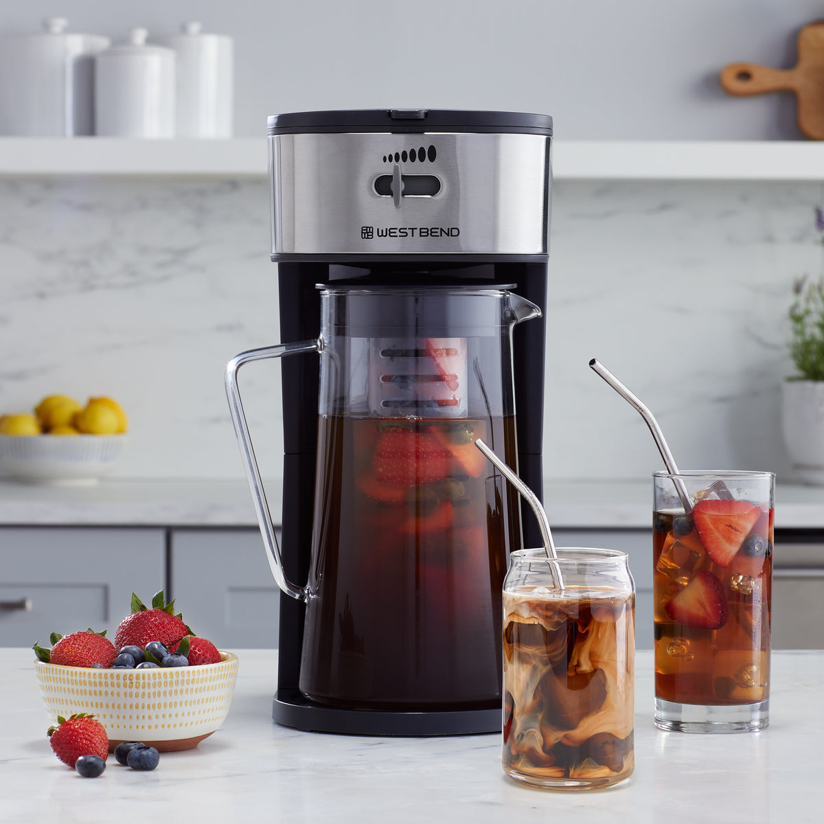 West Bend IT500 Ice Tea Maker with Infusion Tube, 2.75 Qt. Capacity, in Black (IT500)