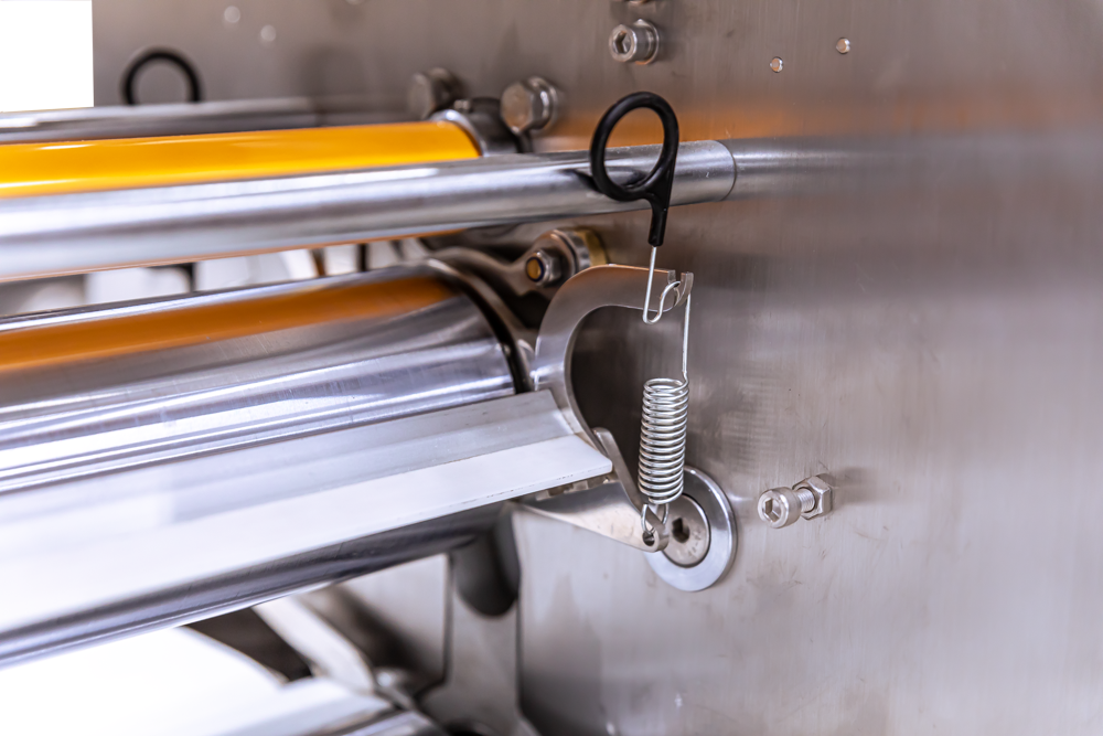 American Eagle AE-DS650B-SS Premium Series All Stainless Steel Dough Sheeter Floor Type w/Removable Tables w/ Digital Gauge 25.5" W x 110"L, 220V/1Ph