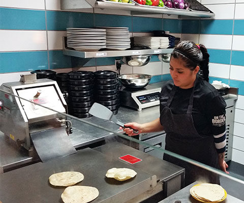 BE&SCO 9AE-12 120V Automatic Tortilla Press, Up to 500/hr, 4" to 7" Diameter, Non-Stick Plates