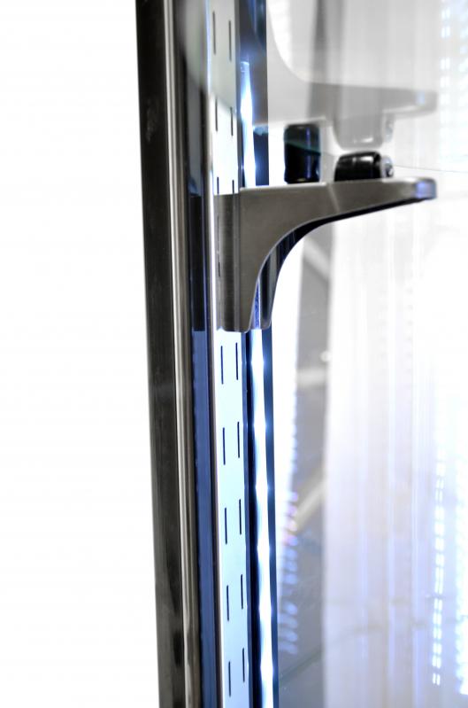 Omcan 40440 27 In. Circular Floor Refrigerated Showcase, 14.1 Cu. Ft., Turnable Glass Shelves, Double Glass, LED Lighting