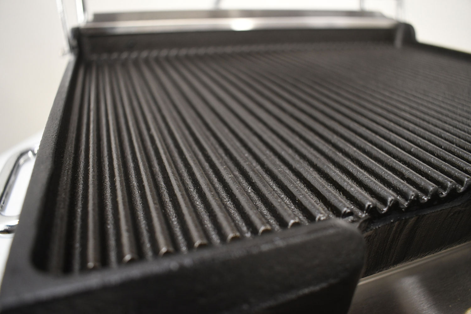 Omcan PG-CN-0679-R Single Panini Grill, 12" x 15" Cast Iron Grooved Plates, Stainless Steel