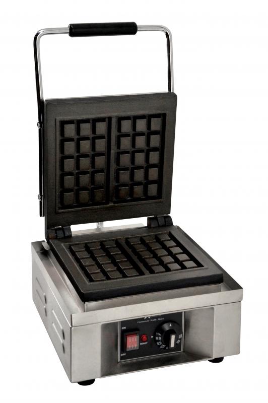 Omcan CE-CN-0351 12 In. Brussels-Style Waffle Maker, 7.5" x 3.75" Plates, 1,600W, Thermostat Control