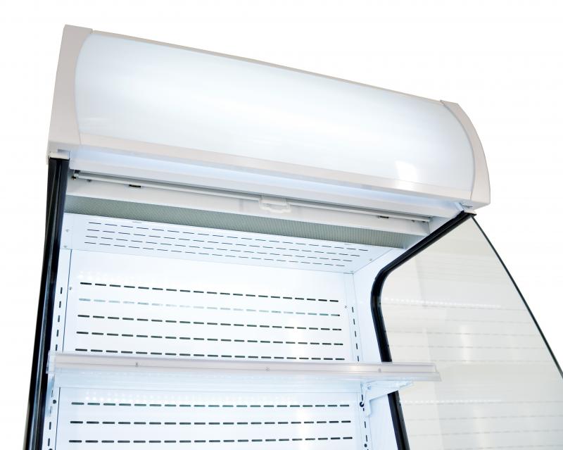 Omcan 41465 34 In. Open Refrigerated Floor Display, Ventilated Cooling, Night Curtain, LED Lighting